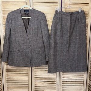 Domino 2 Piece Suit Set Blazer Shoulder Pads Skirt Slit In Back Size 16 Vintage